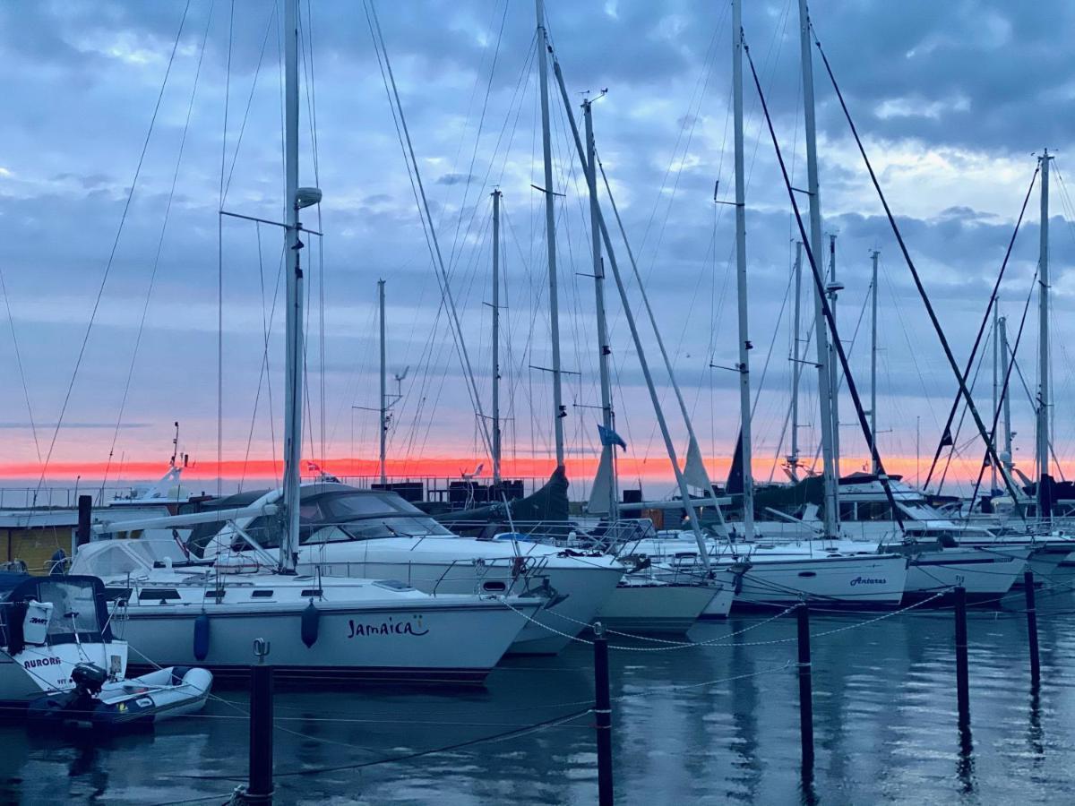 Stylische Ferienwohnung Top Lage Am Hafen, Strand Und Meer Wendtorf Esterno foto