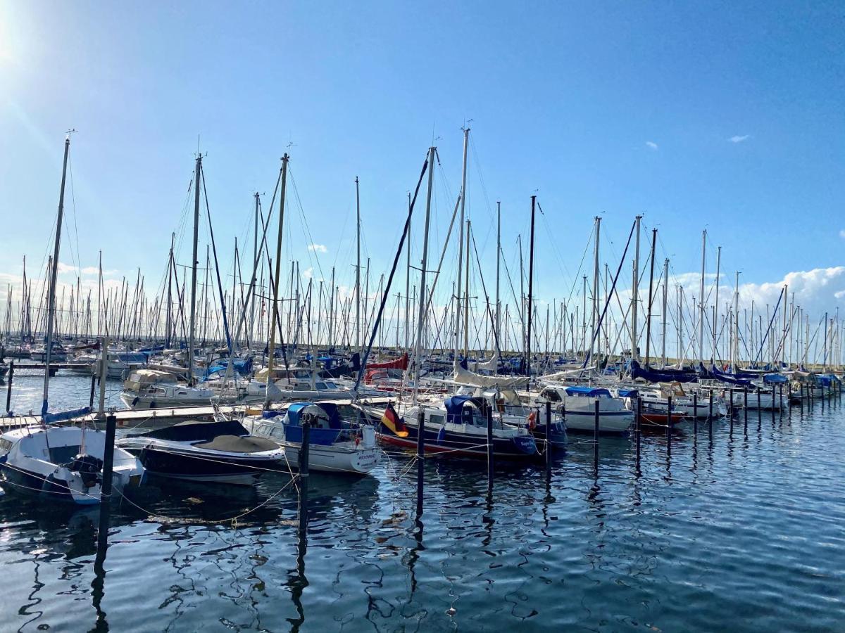 Stylische Ferienwohnung Top Lage Am Hafen, Strand Und Meer Wendtorf Esterno foto